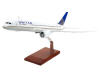 United 787 Dreamliner - 1/100 Scale Resin Model