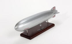 German - Hindenburg D-LZ129 - Zeppelin - 1/500 Scale Mahogany Model