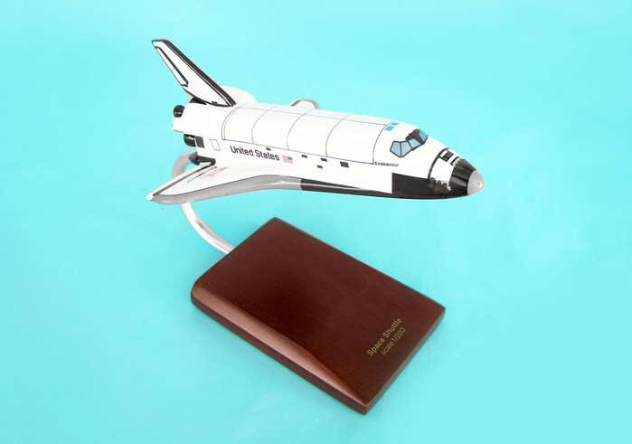 NASA - Space Shuttle Endeavour - 1/200 Scale Plastic Model