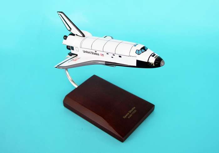 NASA - Space Shuttle Atlantis - 1/200 Scale Plastic Model