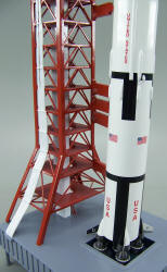 Apollo - Saturn V Rocket on Launch Pad - 1/200 Scale Model