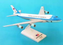 Skymarks - Air Force One 747-200 - 1/250 Scale - Plastic Model