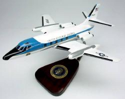 Air Force One - Lockheed VC-140B Jetstar - 1/48 Scale Mahogany Model - SOCVC140JW
